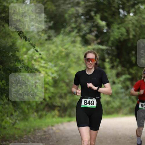 30.08.2026 - Elbe Triathlon Hamburg Antke Förster http://msf.ph/oto/10104588 30.08.2026 11:53:21 Laufen 849, 95 meine-sportfotos.de