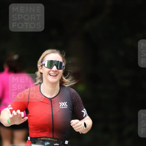 30.08.2026 - Elbe Triathlon Hamburg Antke Förster http://msf.ph/oto/10104602 30.08.2026 11:53:26 Laufen 957 meine-sportfotos.de