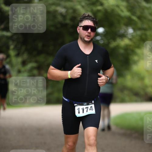 30.08.2026 - Elbe Triathlon Hamburg Antke Förster http://msf.ph/oto/10104606 30.08.2026 11:53:28 Laufen 1174 meine-sportfotos.de