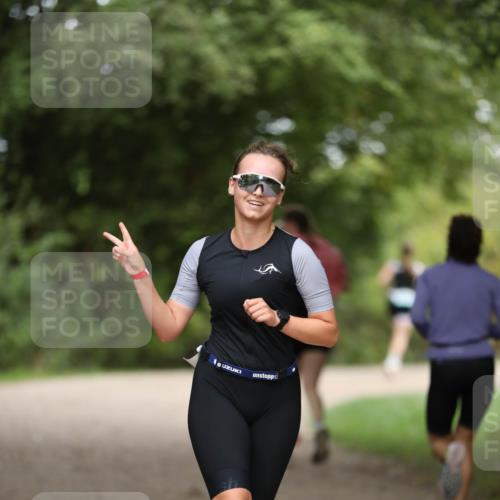 30.08.2026 - Elbe Triathlon Hamburg Antke Förster http://msf.ph/oto/10104616 30.08.2026 11:53:34 Laufen  meine-sportfotos.de