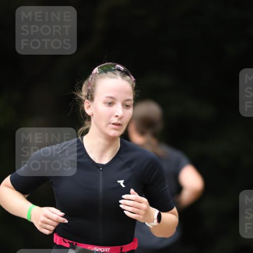 30.08.2026 - Elbe Triathlon Hamburg Antke Förster http://msf.ph/oto/10104630 30.08.2026 11:53:51 Laufen 1392 meine-sportfotos.de