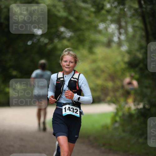 30.08.2026 - Elbe Triathlon Hamburg Antke Förster http://msf.ph/oto/10104644 30.08.2026 11:54:22 Laufen 1432 meine-sportfotos.de