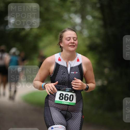 30.08.2026 - Elbe Triathlon Hamburg Antke Förster http://msf.ph/oto/10104666 30.08.2026 11:54:35 Laufen 860 meine-sportfotos.de