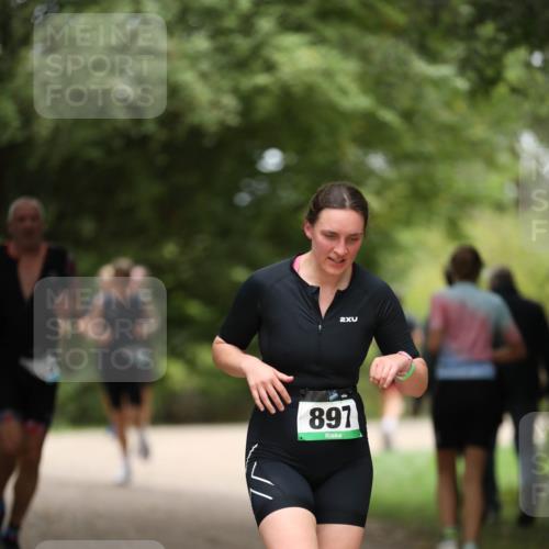 30.08.2026 - Elbe Triathlon Hamburg Antke Förster http://msf.ph/oto/10104676 30.08.2026 11:55:31 Laufen 2, 891 meine-sportfotos.de