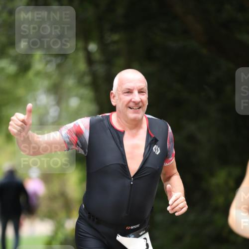 30.08.2026 - Elbe Triathlon Hamburg Antke Förster http://msf.ph/oto/10104688 30.08.2026 11:55:35 Laufen 5203 meine-sportfotos.de