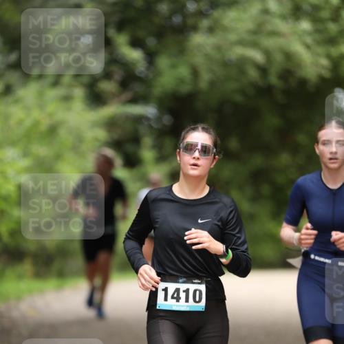 30.08.2026 - Elbe Triathlon Hamburg Antke Förster http://msf.ph/oto/10104696 30.08.2026 11:55:38 Laufen 1410 meine-sportfotos.de