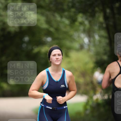 30.08.2026 - Elbe Triathlon Hamburg Antke Förster http://msf.ph/oto/10104722 30.08.2026 11:56:01 Laufen  meine-sportfotos.de