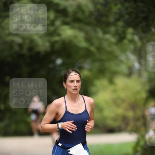 30.08.2026 - Elbe Triathlon Hamburg Antke Förster http://msf.ph/oto/10104732 30.08.2026 11:56:12 Laufen  meine-sportfotos.de