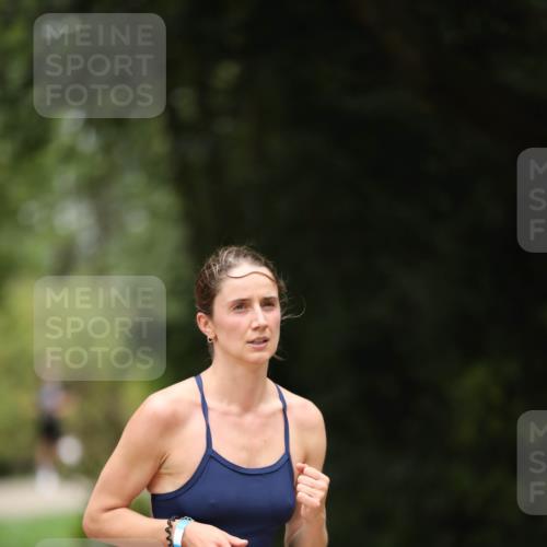 30.08.2026 - Elbe Triathlon Hamburg Antke Förster http://msf.ph/oto/10104736 30.08.2026 11:56:12 Laufen  meine-sportfotos.de