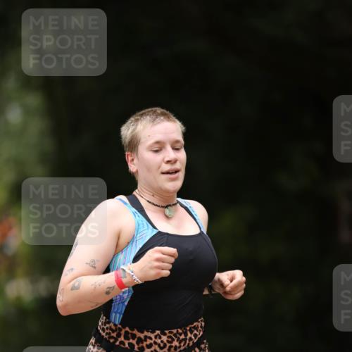 30.08.2026 - Elbe Triathlon Hamburg Antke Förster http://msf.ph/oto/10104752 30.08.2026 11:56:23 Laufen 1496 meine-sportfotos.de