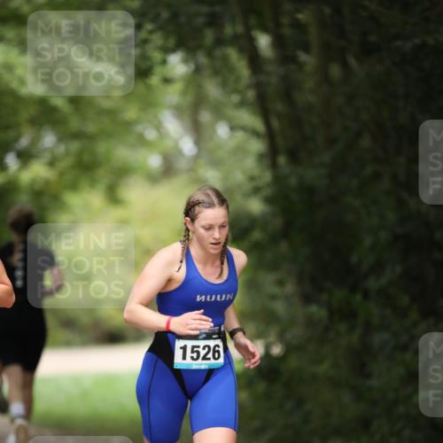 30.08.2026 - Elbe Triathlon Hamburg Antke Förster http://msf.ph/oto/10104774 30.08.2026 11:56:43 Laufen 1526 meine-sportfotos.de