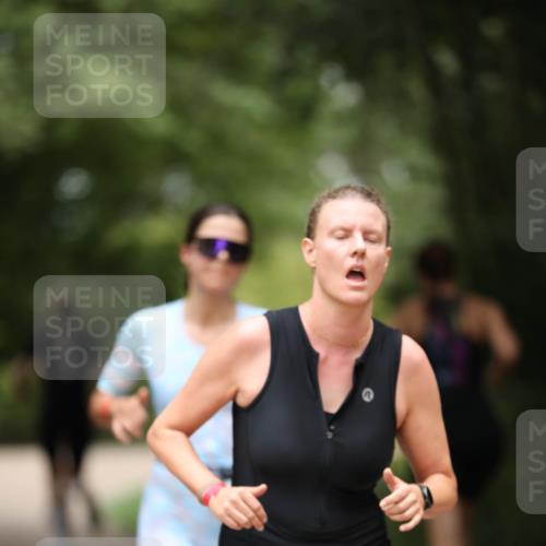 30.08.2026 - Elbe Triathlon Hamburg Antke Förster http://msf.ph/oto/10104778 30.08.2026 11:56:44 Laufen 489 meine-sportfotos.de