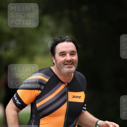 30.08.2026 - Elbe Triathlon Hamburg Antke Förster http://msf.ph/oto/10104784 30.08.2026 11:56:46 Laufen 1250 meine-sportfotos.de