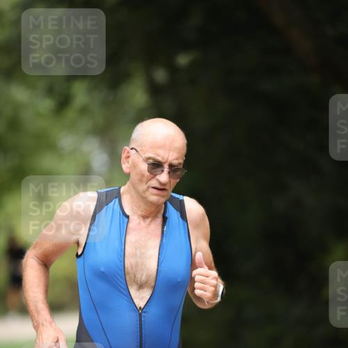 30.08.2026 - Elbe Triathlon Hamburg Antke Förster http://msf.ph/oto/10104814 30.08.2026 11:57:40 Laufen 1365 meine-sportfotos.de