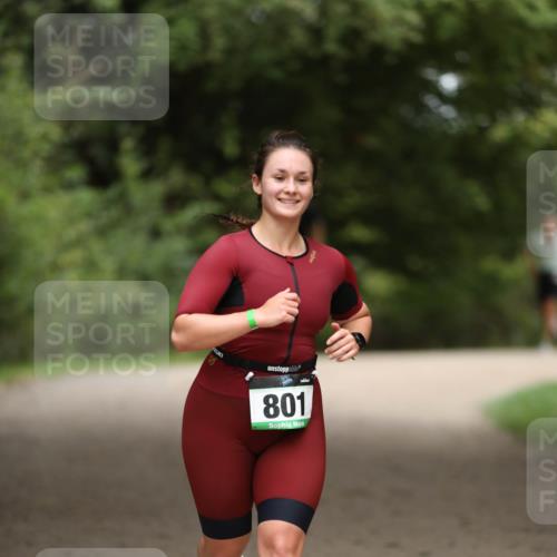 30.08.2026 - Elbe Triathlon Hamburg Antke Förster http://msf.ph/oto/10104820 30.08.2026 11:57:43 Laufen 801 meine-sportfotos.de