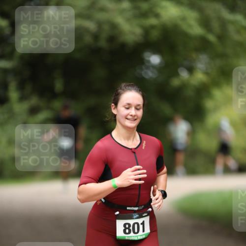 30.08.2026 - Elbe Triathlon Hamburg Antke Förster http://msf.ph/oto/10104822 30.08.2026 11:57:44 Laufen 801 meine-sportfotos.de