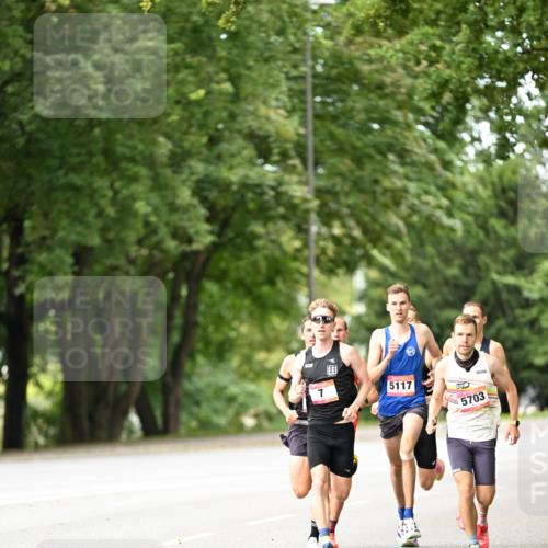 06.09.2026 - CURREX Alsterlauf Dr. Thomas Lammeyer http://msf.ph/oto/10113091 06.09.2026 09:04:11 Laufen 5117, 7, 5703 meine-sportfotos.de