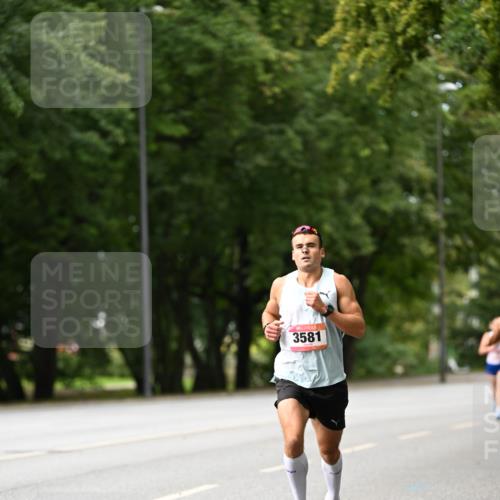 06.09.2026 - CURREX Alsterlauf Dr. Thomas Lammeyer http://msf.ph/oto/10113191 06.09.2026 09:04:28 Laufen 3581 meine-sportfotos.de