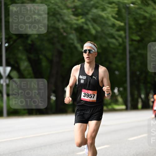 06.09.2026 - CURREX Alsterlauf Dr. Thomas Lammeyer http://msf.ph/oto/10113265 06.09.2026 09:04:40 Laufen 3957 meine-sportfotos.de