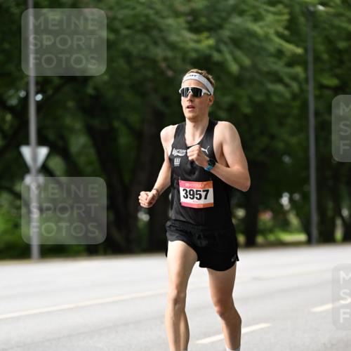 06.09.2026 - CURREX Alsterlauf Dr. Thomas Lammeyer http://msf.ph/oto/10113266 06.09.2026 09:04:40 Laufen 3957 meine-sportfotos.de