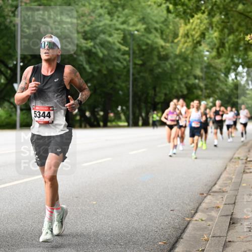 06.09.2026 - CURREX Alsterlauf Dr. Thomas Lammeyer http://msf.ph/oto/10113372 06.09.2026 09:04:58 Laufen 5344 meine-sportfotos.de