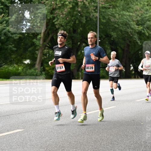 06.09.2026 - CURREX Alsterlauf Dr. Thomas Lammeyer http://msf.ph/oto/10113426 06.09.2026 09:05:06 Laufen 8151, 8039, 5619, 2021 meine-sportfotos.de