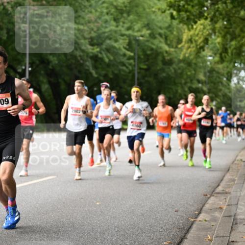 06.09.2026 - CURREX Alsterlauf Dr. Thomas Lammeyer http://msf.ph/oto/10113450 06.09.2026 09:05:10 Laufen 3809, 2802, 4160, 226, 1341 meine-sportfotos.de