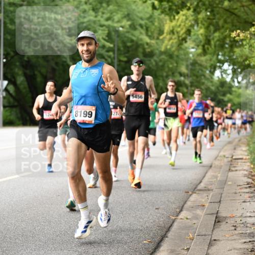 06.09.2026 - CURREX Alsterlauf Dr. Thomas Lammeyer http://msf.ph/oto/10113536 06.09.2026 09:05:24 Laufen 8199, 273, 5456 meine-sportfotos.de