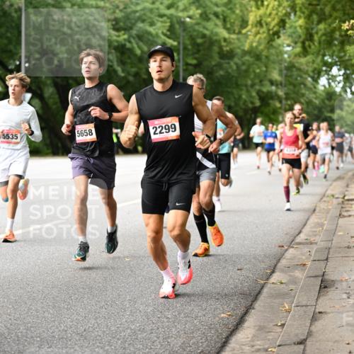 06.09.2026 - CURREX Alsterlauf Dr. Thomas Lammeyer http://msf.ph/oto/10113565 06.09.2026 09:05:28 Laufen 5535, 5658, 2299, 4300 meine-sportfotos.de