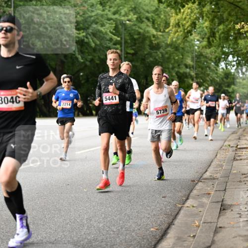 06.09.2026 - CURREX Alsterlauf Dr. Thomas Lammeyer http://msf.ph/oto/10113596 06.09.2026 09:05:33 Laufen 304, 2214, 5441, 5739 meine-sportfotos.de