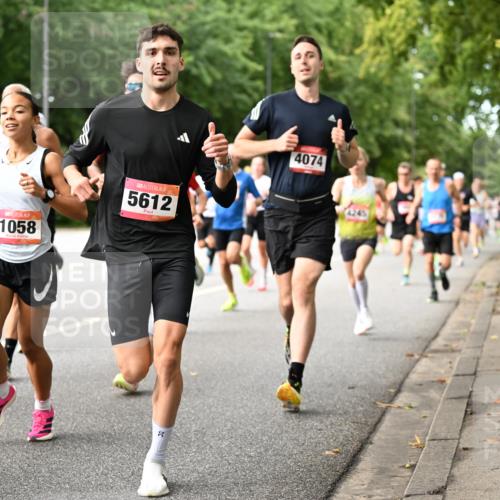 06.09.2026 - CURREX Alsterlauf Dr. Thomas Lammeyer http://msf.ph/oto/10113653 06.09.2026 09:05:41 Laufen 129, 4706, 1058, 5612, 4074, 4245 meine-sportfotos.de