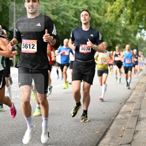 06.09.2026 - CURREX Alsterlauf Dr. Thomas Lammeyer http://msf.ph/oto/10113654 06.09.2026 09:05:41 Laufen 1058, 5612, 4074 meine-sportfotos.de