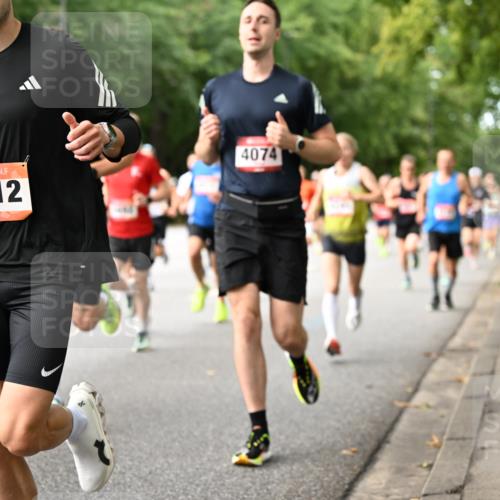 06.09.2026 - CURREX Alsterlauf Dr. Thomas Lammeyer http://msf.ph/oto/10113656 06.09.2026 09:05:41 Laufen 3, 5612, 4074 meine-sportfotos.de