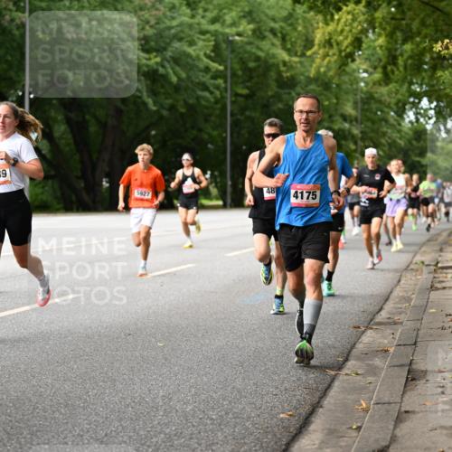 06.09.2026 - CURREX Alsterlauf Dr. Thomas Lammeyer http://msf.ph/oto/10113668 06.09.2026 09:05:43 Laufen 15, 5989, 48, 5927, 4175 meine-sportfotos.de