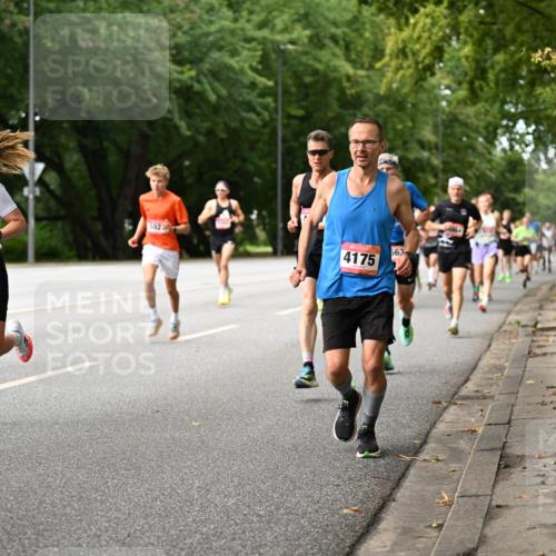 06.09.2026 - CURREX Alsterlauf Dr. Thomas Lammeyer http://msf.ph/oto/10113669 06.09.2026 09:05:43 Laufen 5989, 5922, 4175, 663 meine-sportfotos.de