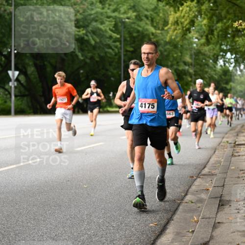 06.09.2026 - CURREX Alsterlauf Dr. Thomas Lammeyer http://msf.ph/oto/10113670 06.09.2026 09:05:43 Laufen 5989, 5927, 4175, 663 meine-sportfotos.de