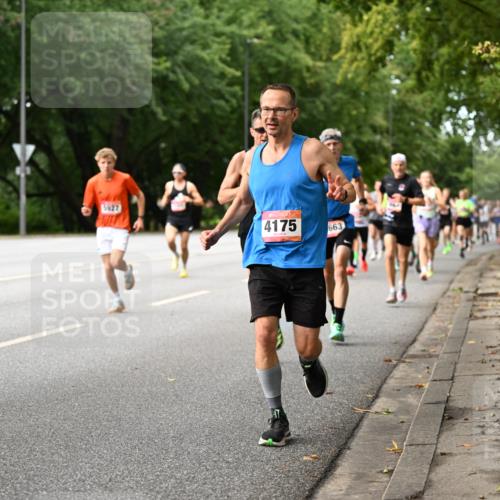 06.09.2026 - CURREX Alsterlauf Dr. Thomas Lammeyer http://msf.ph/oto/10113671 06.09.2026 09:05:43 Laufen 5989, 5927, 4175, 663 meine-sportfotos.de