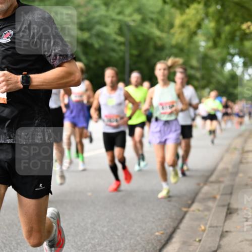 06.09.2026 - CURREX Alsterlauf Dr. Thomas Lammeyer http://msf.ph/oto/10113695 06.09.2026 09:05:47 Laufen 806 meine-sportfotos.de