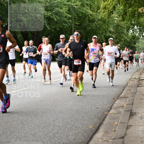 06.09.2026 - CURREX Alsterlauf Dr. Thomas Lammeyer http://msf.ph/oto/10113835 06.09.2026 09:06:09 Laufen 613, 5686, 5984, 2894, 3258, 4893, 5541, 4277 meine-sportfotos.de