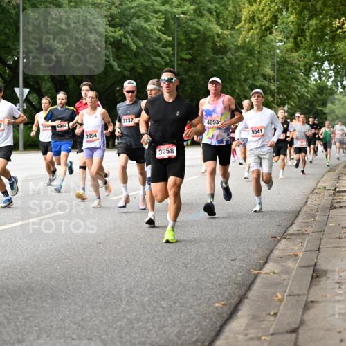 06.09.2026 - CURREX Alsterlauf Dr. Thomas Lammeyer http://msf.ph/oto/10113837 06.09.2026 09:06:09 Laufen 686, 5997, 3700, 5984, 2894, 2137, 3258, 4893, 5541, 4277 meine-sportfotos.de