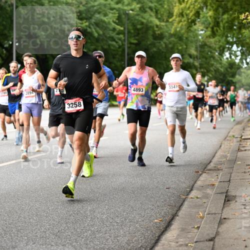 06.09.2026 - CURREX Alsterlauf Dr. Thomas Lammeyer http://msf.ph/oto/10113840 06.09.2026 09:06:09 Laufen 5997, 1780, 2894, 3258, 4893, 5541 meine-sportfotos.de