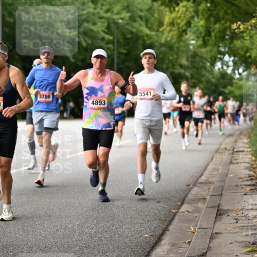 06.09.2026 - CURREX Alsterlauf Dr. Thomas Lammeyer http://msf.ph/oto/10113845 06.09.2026 09:06:10 Laufen 3258, 0700, 2760, 5541, 3786, 4893 meine-sportfotos.de