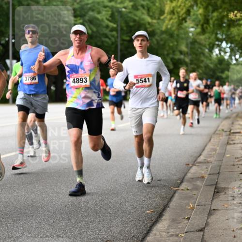 06.09.2026 - CURREX Alsterlauf Dr. Thomas Lammeyer http://msf.ph/oto/10113847 06.09.2026 09:06:10 Laufen 3786, 2760, 4893, 5541 meine-sportfotos.de
