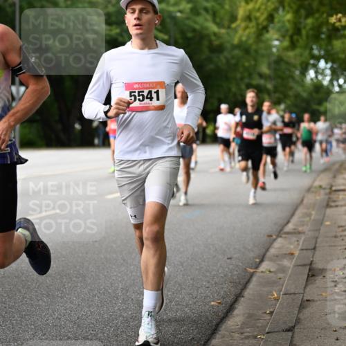 06.09.2026 - CURREX Alsterlauf Dr. Thomas Lammeyer http://msf.ph/oto/10113851 06.09.2026 09:06:11 Laufen 4893, 5541 meine-sportfotos.de