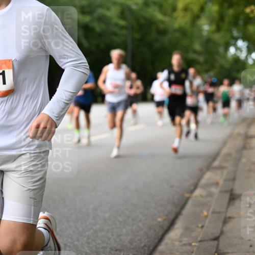 06.09.2026 - CURREX Alsterlauf Dr. Thomas Lammeyer http://msf.ph/oto/10113855 06.09.2026 09:06:12 Laufen 5541, 8 meine-sportfotos.de