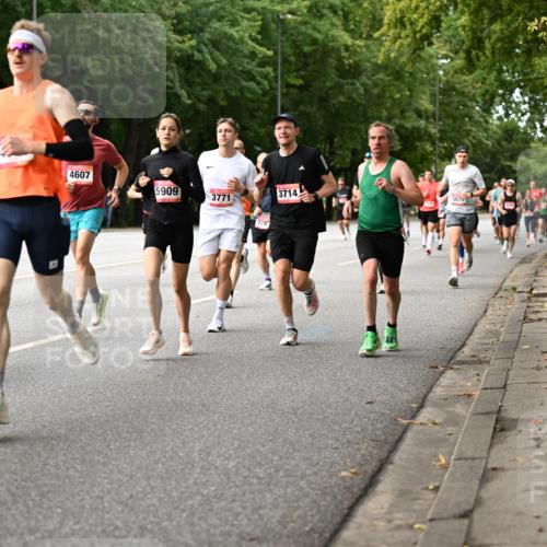 06.09.2026 - CURREX Alsterlauf Dr. Thomas Lammeyer http://msf.ph/oto/10113883 06.09.2026 09:06:16 Laufen 4607, 5909, 3771, 2937, 6472, 375, 3714, 5675 meine-sportfotos.de