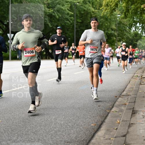 06.09.2026 - CURREX Alsterlauf Dr. Thomas Lammeyer http://msf.ph/oto/10113904 06.09.2026 09:06:19 Laufen 3238, 2406, 2245, 5675 meine-sportfotos.de