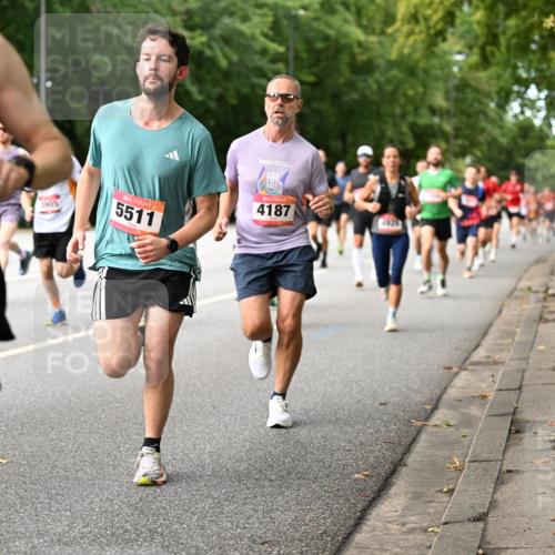 06.09.2026 - CURREX Alsterlauf Dr. Thomas Lammeyer http://msf.ph/oto/10113937 06.09.2026 09:06:24 Laufen 376, 5511, 4187 meine-sportfotos.de