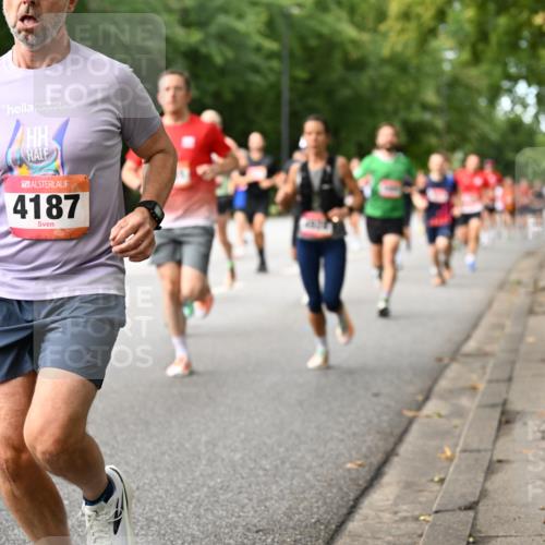 06.09.2026 - CURREX Alsterlauf Dr. Thomas Lammeyer http://msf.ph/oto/10113945 06.09.2026 09:06:25 Laufen 4187 meine-sportfotos.de