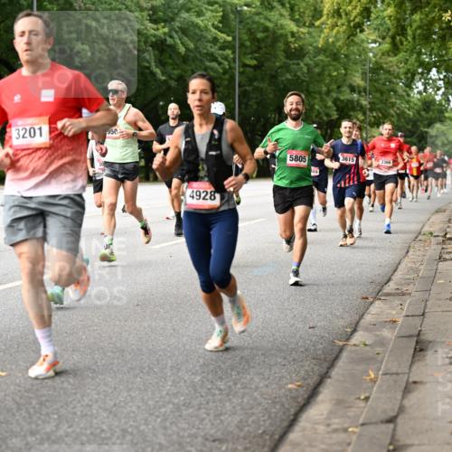 06.09.2026 - CURREX Alsterlauf Dr. Thomas Lammeyer http://msf.ph/oto/10113949 06.09.2026 09:06:26 Laufen 3201, 30, 950, 4928, 5805, 3615, 3366 meine-sportfotos.de